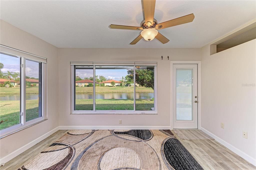 For Sale: $324,000 (2 beds, 2 baths, 1230 Square Feet)