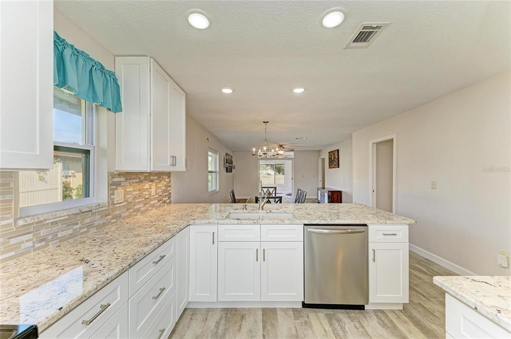 For Sale: $324,000 (2 beds, 2 baths, 1230 Square Feet)