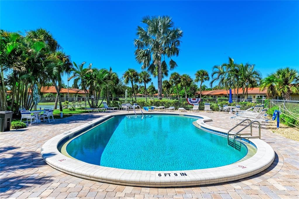 For Sale: $324,000 (2 beds, 2 baths, 1230 Square Feet)