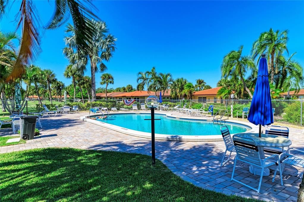 For Sale: $324,000 (2 beds, 2 baths, 1230 Square Feet)