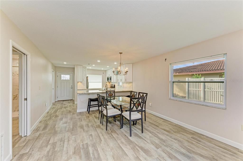 For Sale: $324,000 (2 beds, 2 baths, 1230 Square Feet)