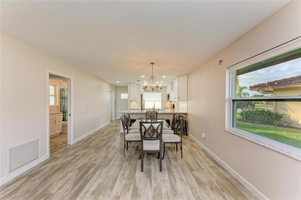 For Sale: $324,000 (2 beds, 2 baths, 1230 Square Feet)