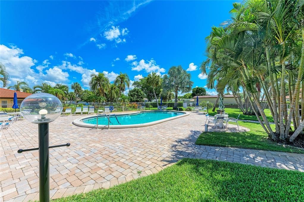 For Sale: $324,000 (2 beds, 2 baths, 1230 Square Feet)