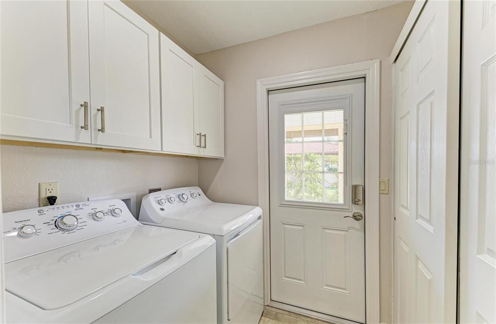 For Sale: $324,000 (2 beds, 2 baths, 1230 Square Feet)