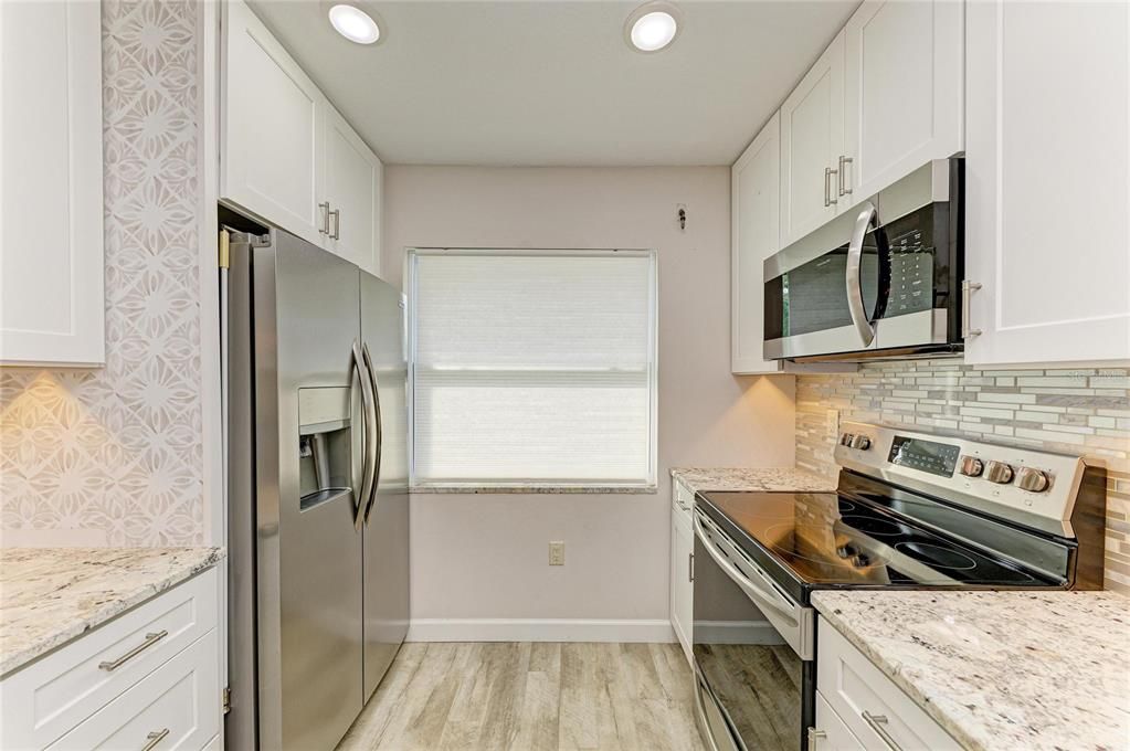For Sale: $324,000 (2 beds, 2 baths, 1230 Square Feet)
