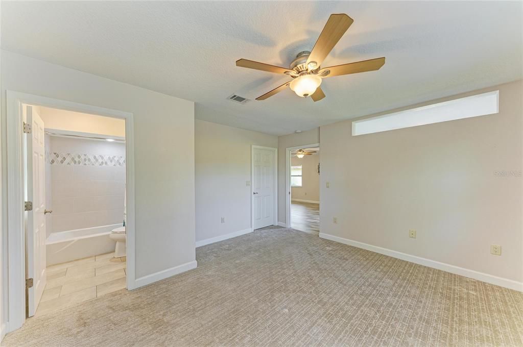 For Sale: $324,000 (2 beds, 2 baths, 1230 Square Feet)