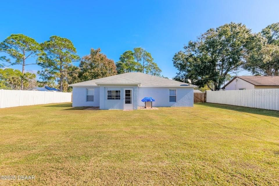 For Sale: $312,000 (3 beds, 2 baths, 1621 Square Feet)