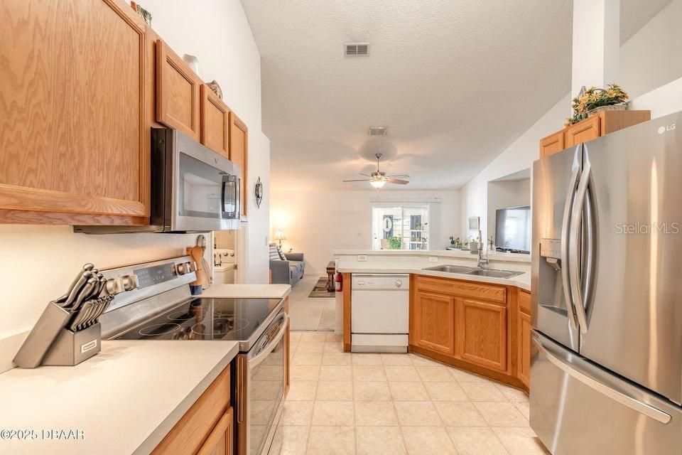 For Sale: $312,000 (3 beds, 2 baths, 1621 Square Feet)