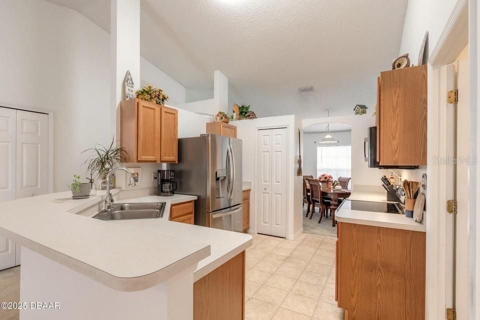 For Sale: $312,000 (3 beds, 2 baths, 1621 Square Feet)