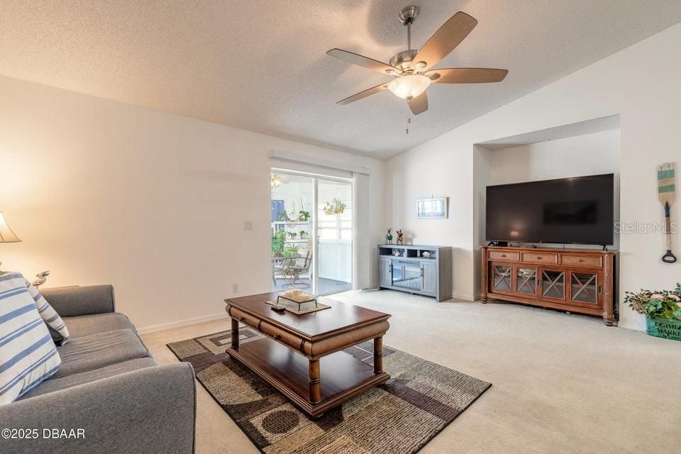 For Sale: $312,000 (3 beds, 2 baths, 1621 Square Feet)