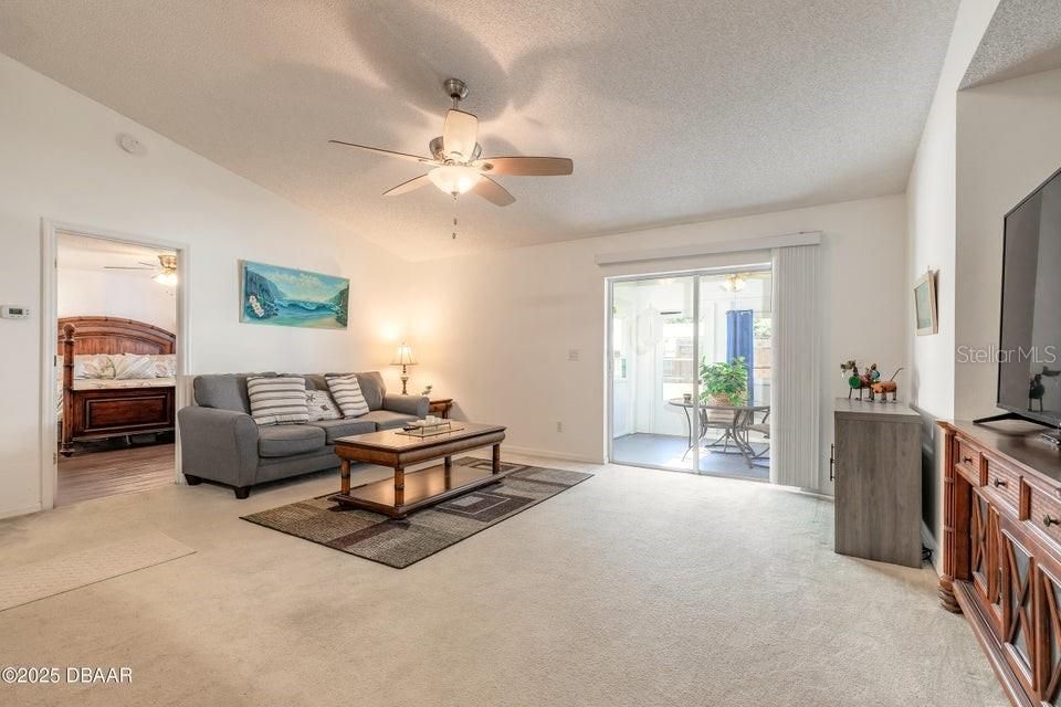 For Sale: $312,000 (3 beds, 2 baths, 1621 Square Feet)