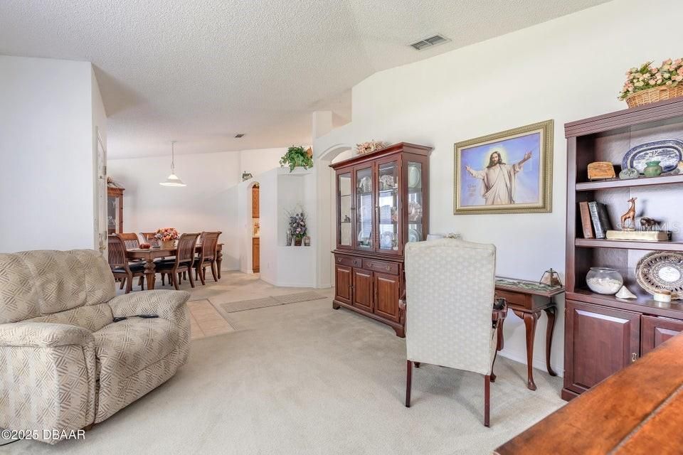 For Sale: $312,000 (3 beds, 2 baths, 1621 Square Feet)