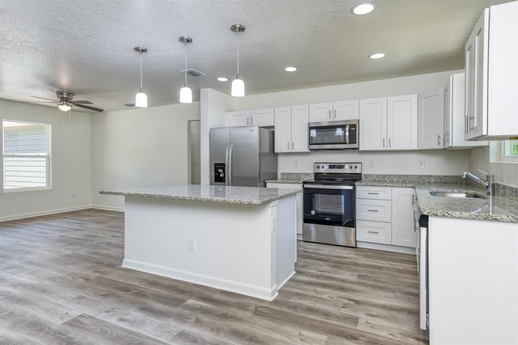 For Sale: $359,000 (4 beds, 2 baths, 1651 Square Feet)