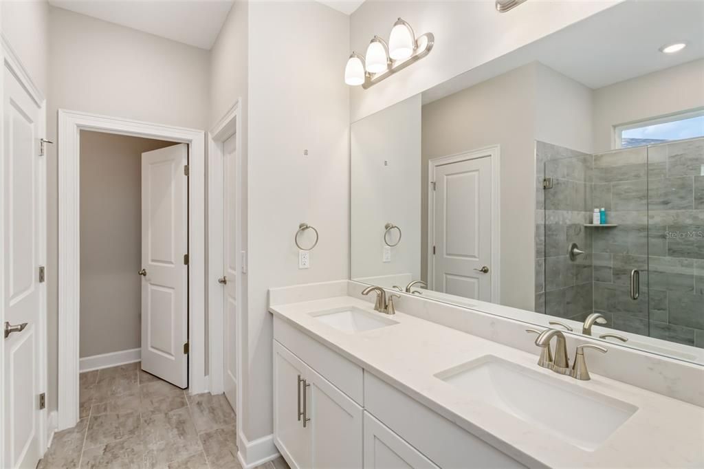 待售: $475,000 (4 贝兹, 2 浴室, 1916 平方英尺)