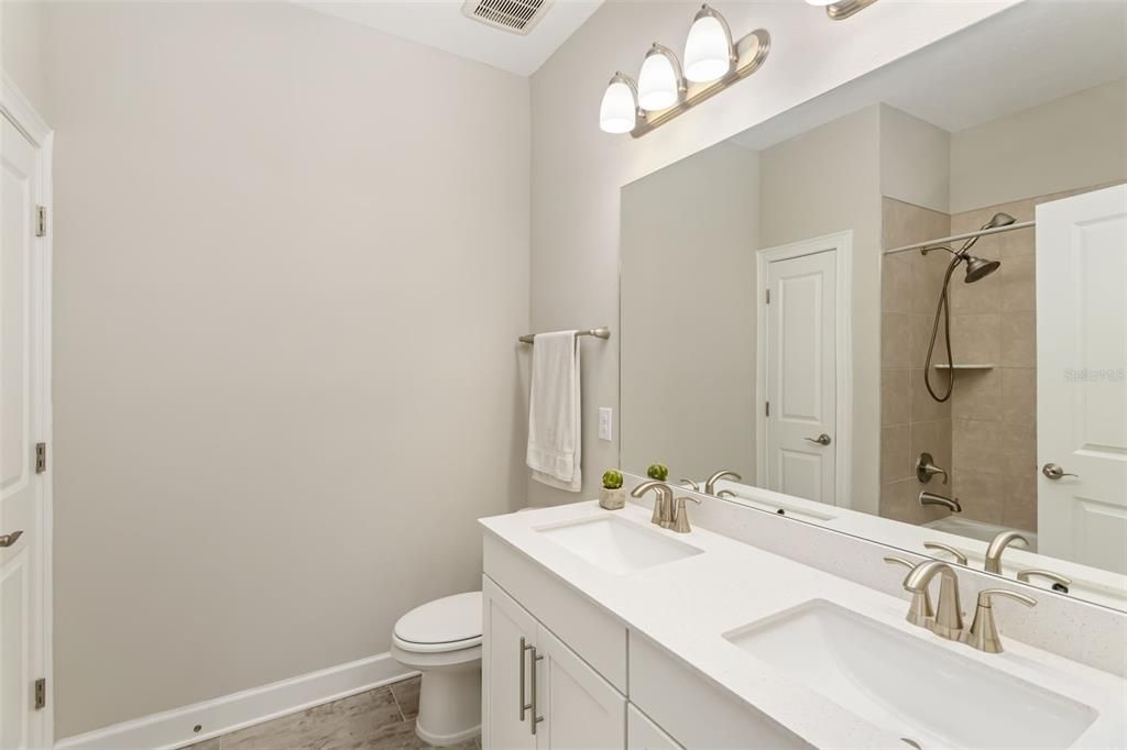 待售: $475,000 (4 贝兹, 2 浴室, 1916 平方英尺)