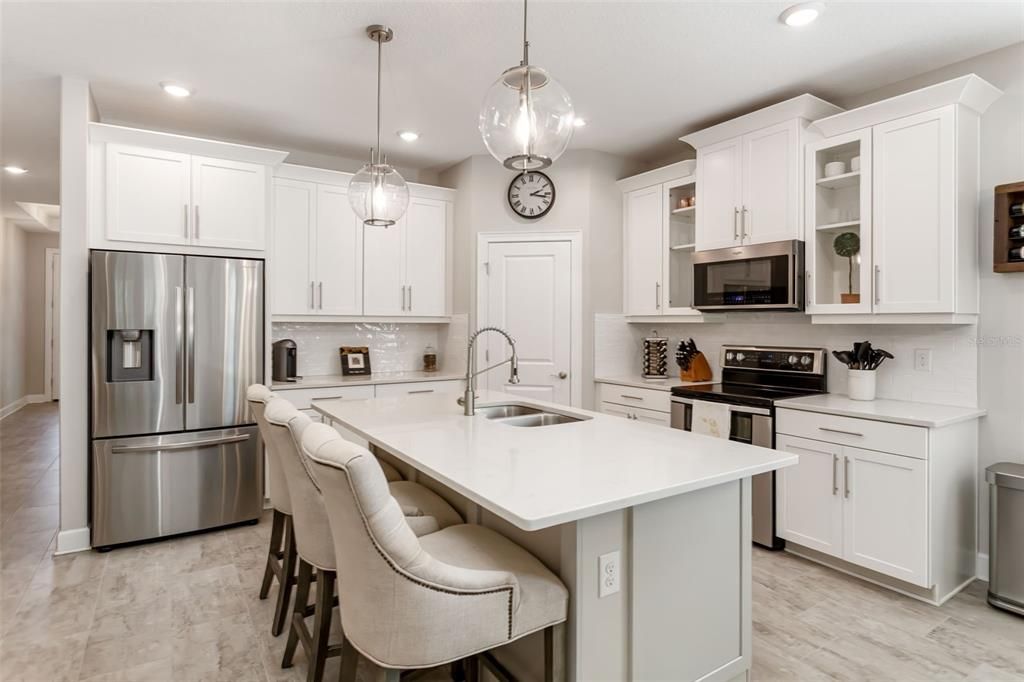 待售: $475,000 (4 贝兹, 2 浴室, 1916 平方英尺)