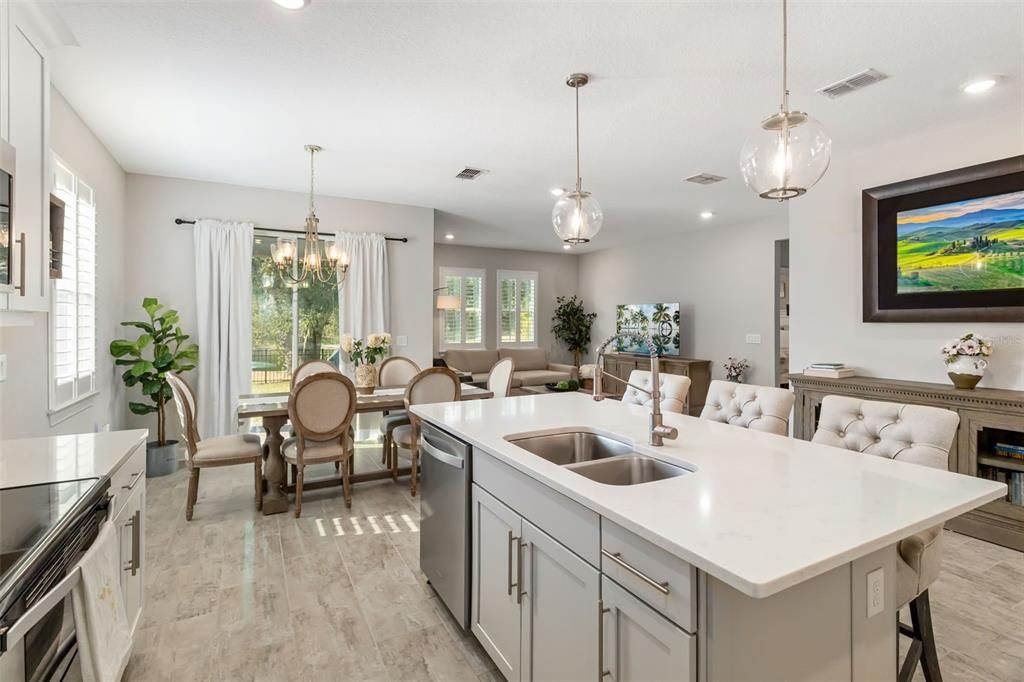 待售: $475,000 (4 贝兹, 2 浴室, 1916 平方英尺)