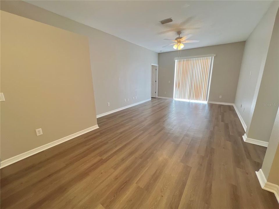 For Rent: $2,250 (4 beds, 2 baths, 1828 Square Feet)