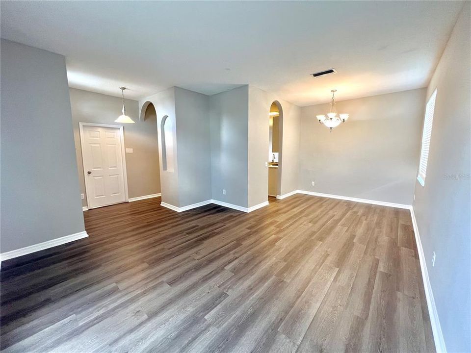 For Rent: $2,250 (4 beds, 2 baths, 1828 Square Feet)