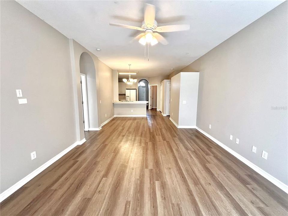 For Rent: $2,250 (4 beds, 2 baths, 1828 Square Feet)