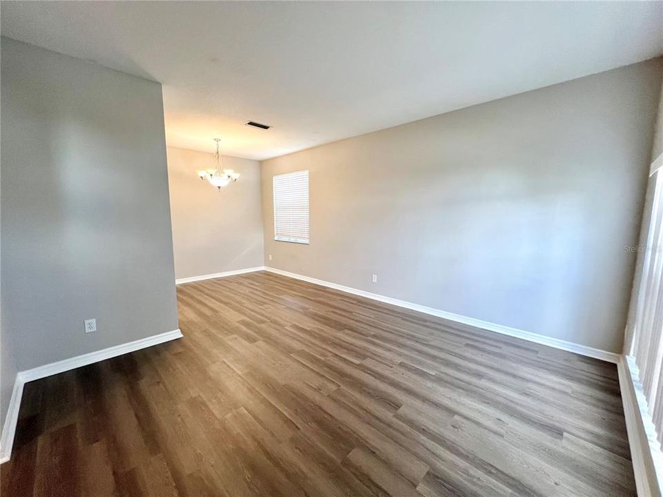 For Rent: $2,250 (4 beds, 2 baths, 1828 Square Feet)
