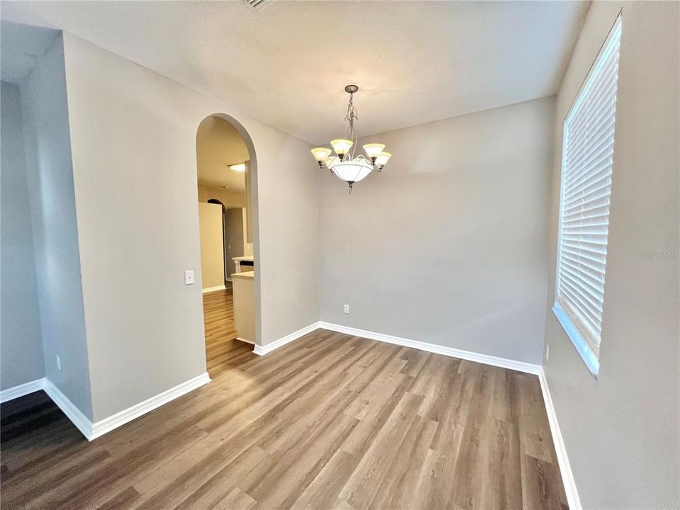 For Rent: $2,250 (4 beds, 2 baths, 1828 Square Feet)