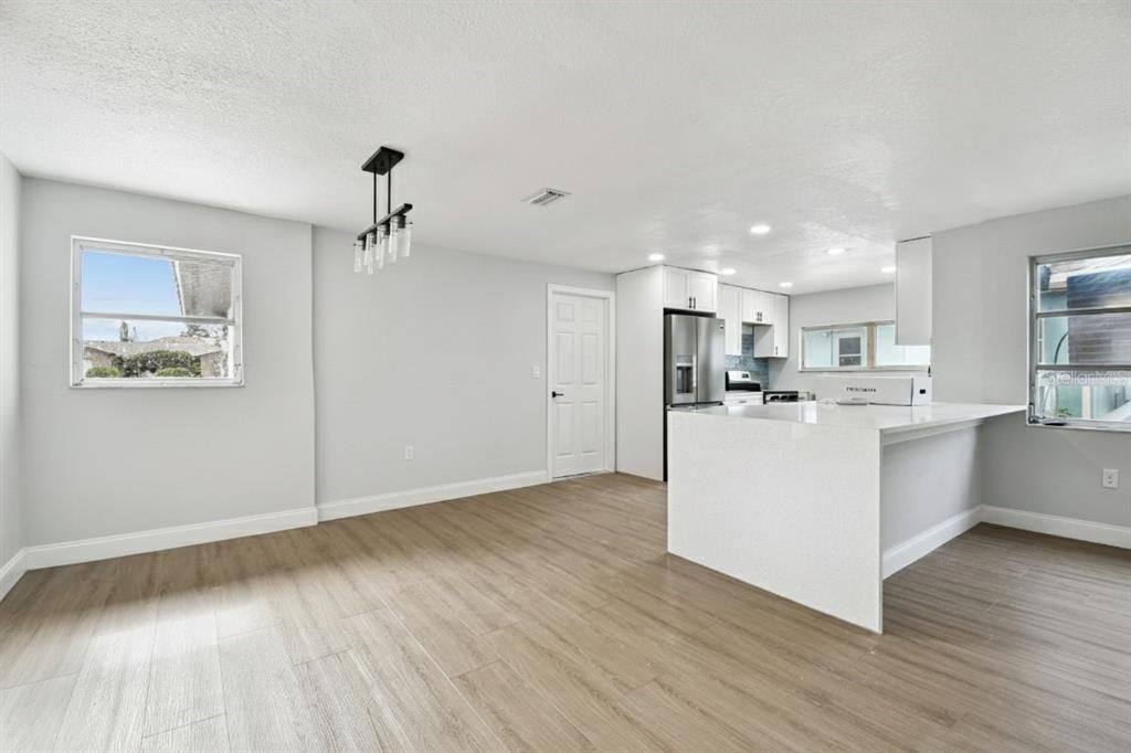 На продажу: $380,000 (3 спален, 2 ванн, 1414 Квадратных фут)