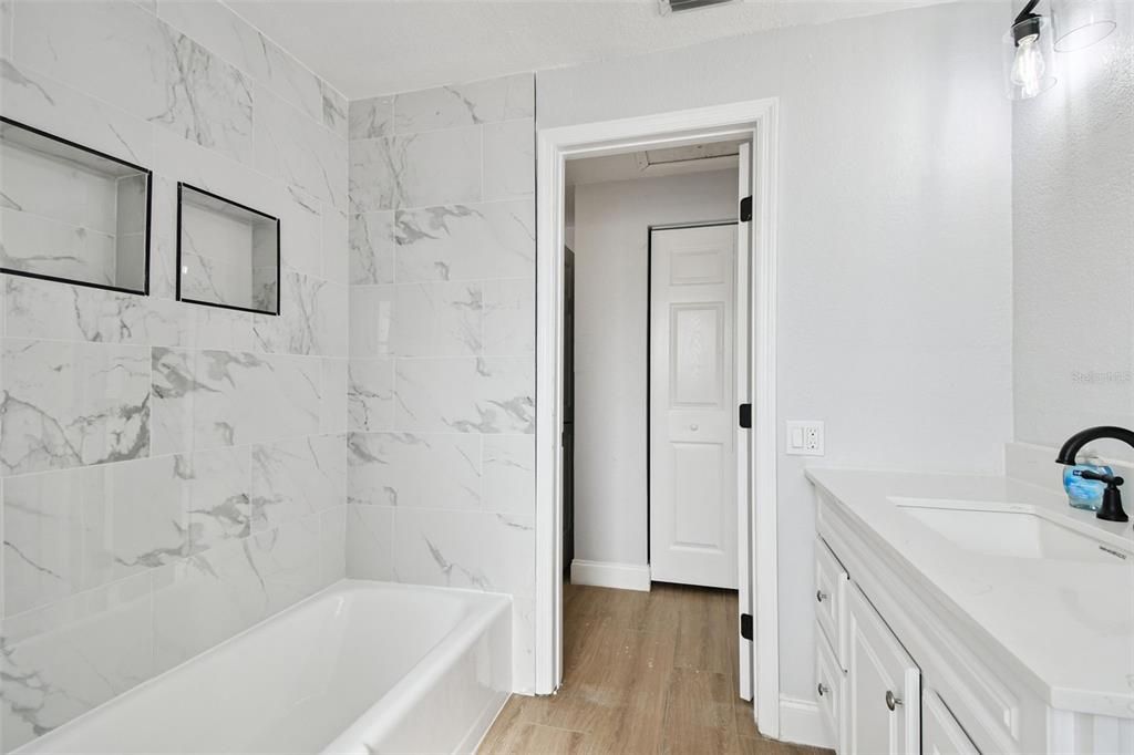 На продажу: $380,000 (3 спален, 2 ванн, 1414 Квадратных фут)