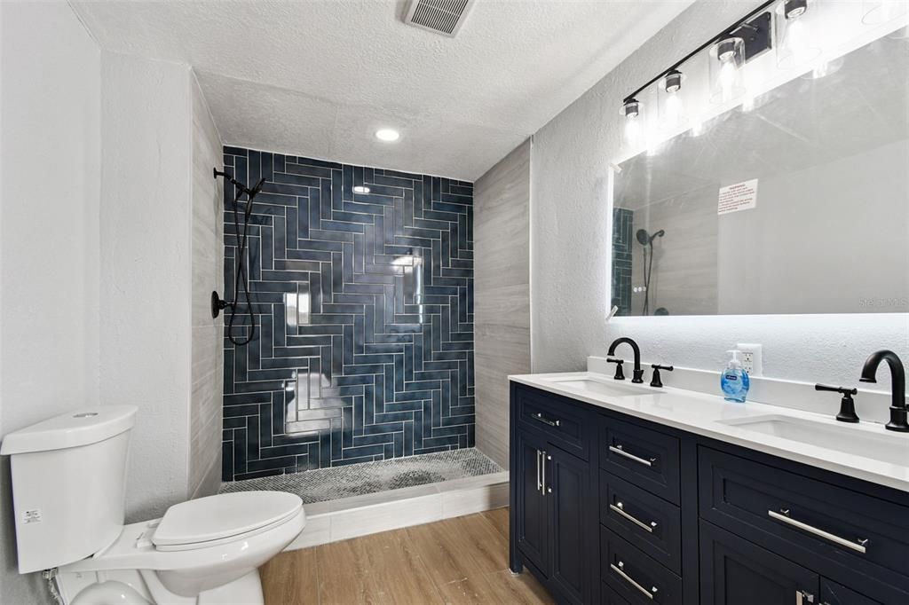 На продажу: $380,000 (3 спален, 2 ванн, 1414 Квадратных фут)