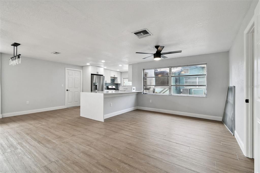 На продажу: $380,000 (3 спален, 2 ванн, 1414 Квадратных фут)