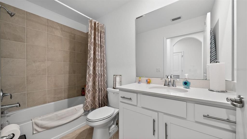 На продажу: $199,000 (2 спален, 2 ванн, 1157 Квадратных фут)