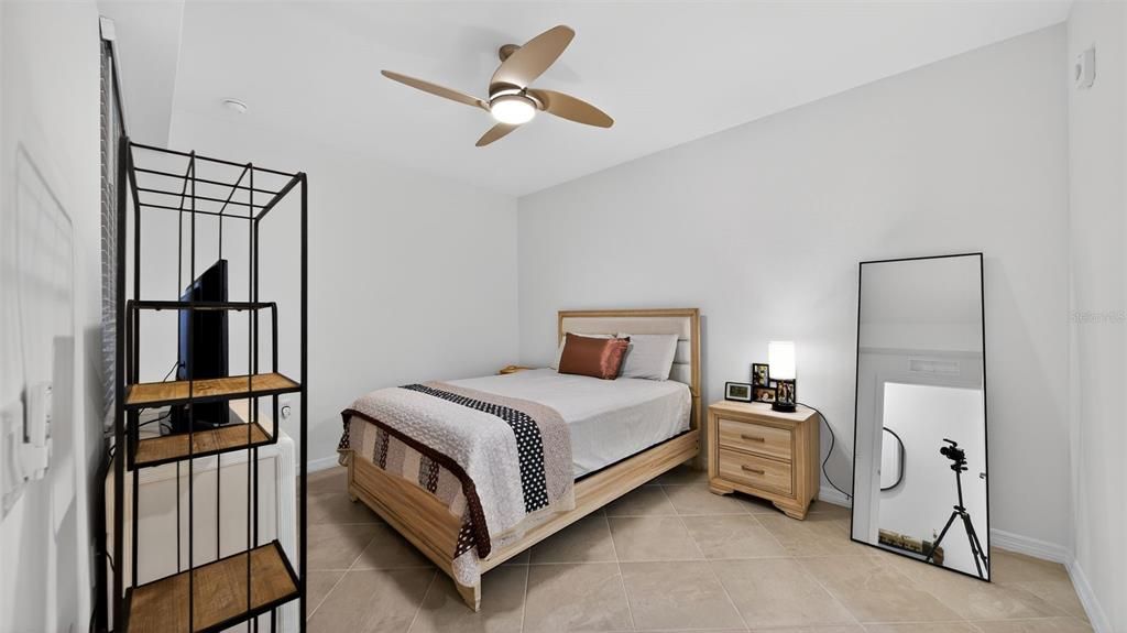 На продажу: $199,000 (2 спален, 2 ванн, 1157 Квадратных фут)