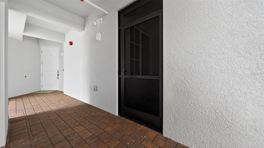 На продажу: $199,000 (2 спален, 2 ванн, 1157 Квадратных фут)