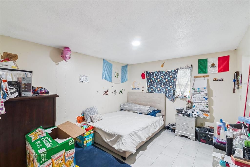 En Venta: $600,000 (4 camas, 2 baños, 2506 Pies cuadrados)