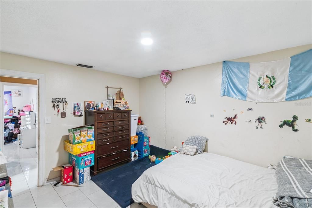 En Venta: $600,000 (4 camas, 2 baños, 2506 Pies cuadrados)