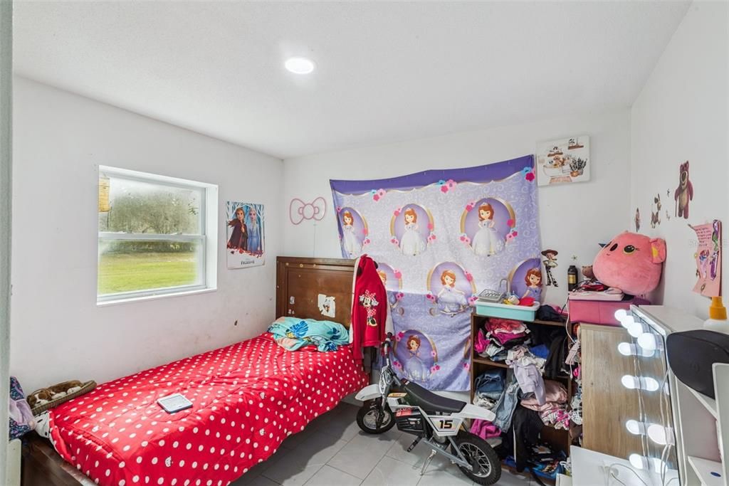 En Venta: $600,000 (4 camas, 2 baños, 2506 Pies cuadrados)