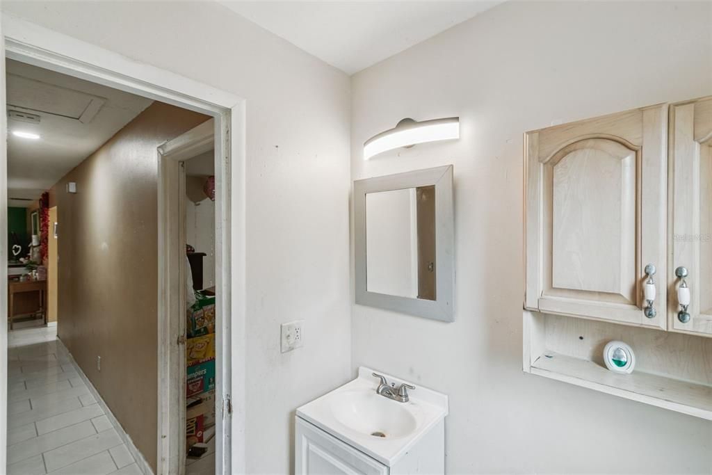 En Venta: $600,000 (4 camas, 2 baños, 2506 Pies cuadrados)