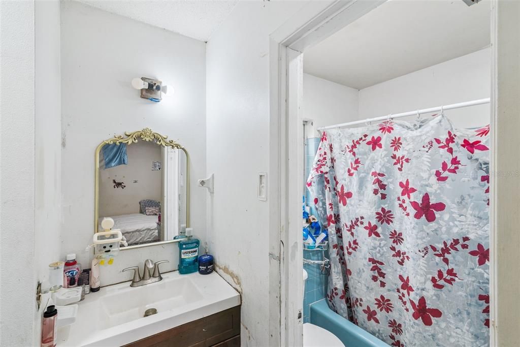 En Venta: $600,000 (4 camas, 2 baños, 2506 Pies cuadrados)