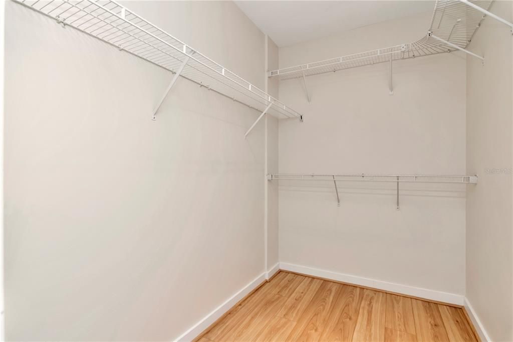 出租: $2,450 (1 贝兹, 1 浴室, 772 平方英尺)