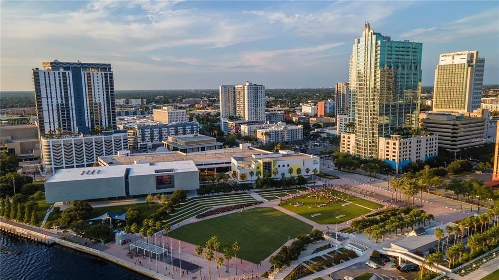 出租: $2,450 (1 贝兹, 1 浴室, 772 平方英尺)