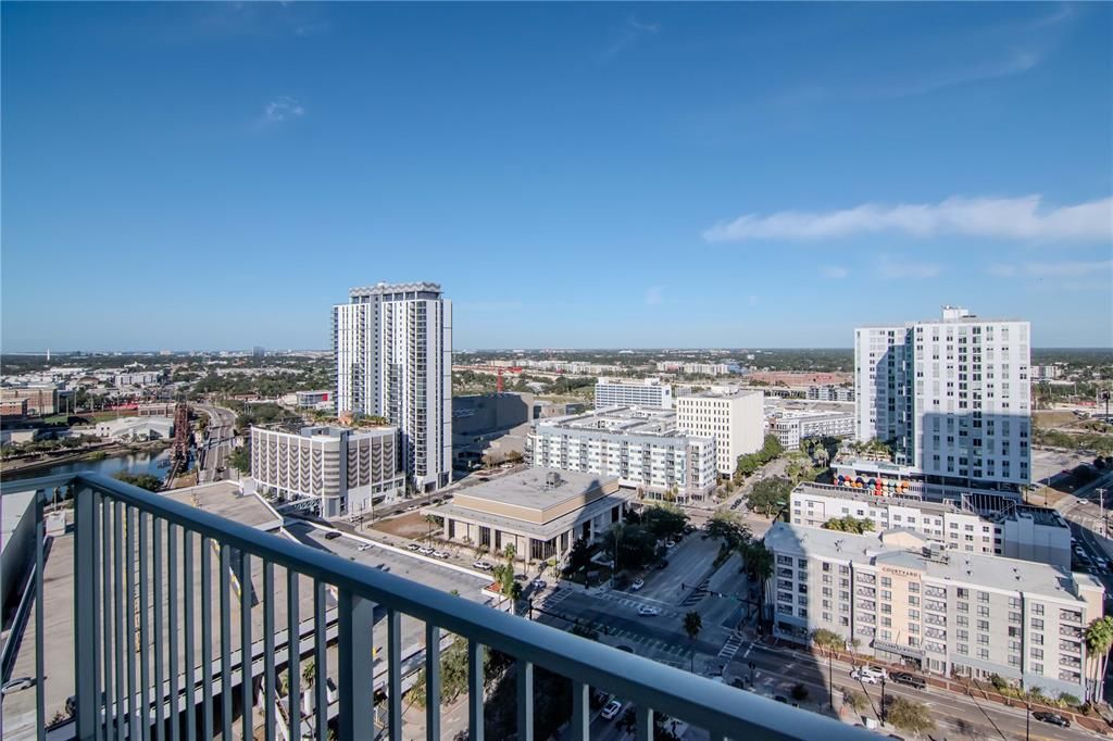 出租: $2,450 (1 贝兹, 1 浴室, 772 平方英尺)