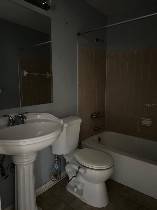 待售: $227,000 (3 贝兹, 2 浴室, 1064 平方英尺)