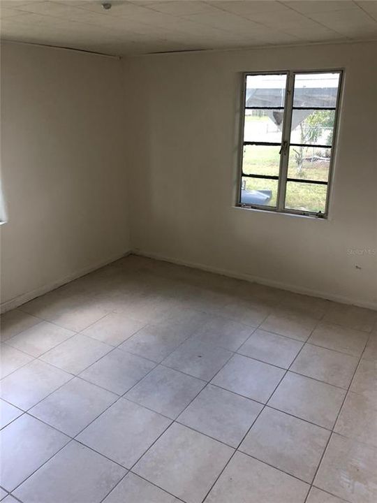 For Rent: $850 (2 beds, 1 baths, 840 Square Feet)