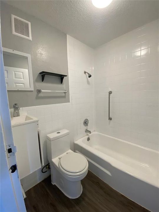 For Rent: $950 (0 beds, 1 baths, 500 Square Feet)