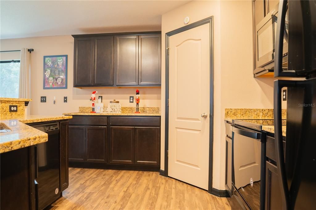 En Venta: $305,000 (3 camas, 2 baños, 1456 Pies cuadrados)