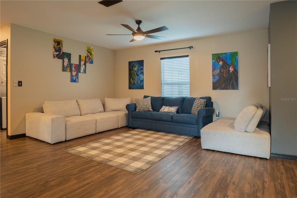 En Venta: $305,000 (3 camas, 2 baños, 1456 Pies cuadrados)