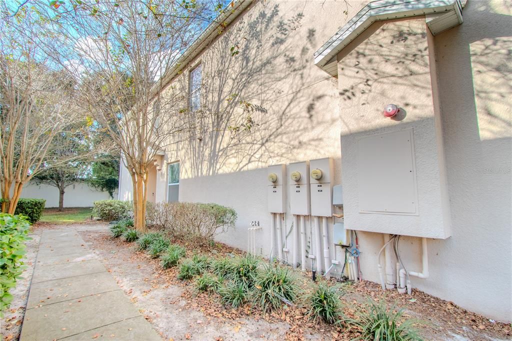 For Sale: $310,000 (3 beds, 2 baths, 1639 Square Feet)