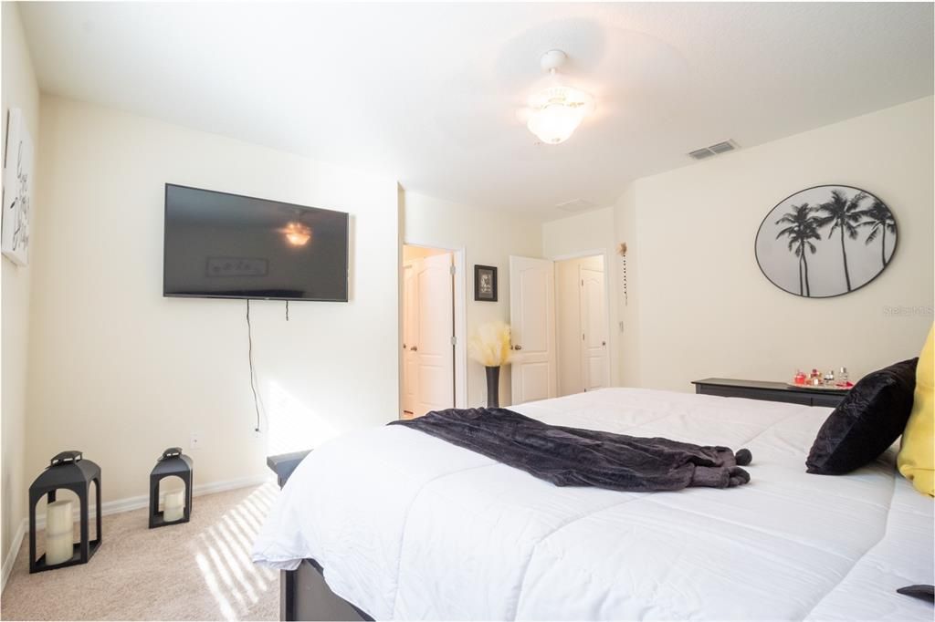 For Sale: $310,000 (3 beds, 2 baths, 1639 Square Feet)