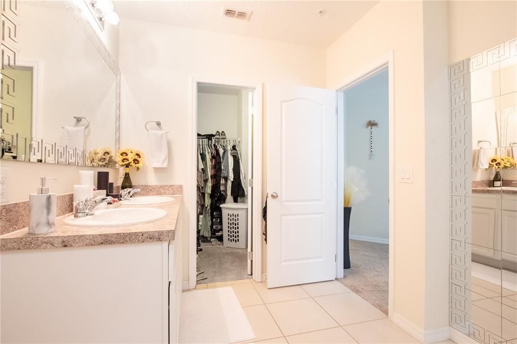 For Sale: $310,000 (3 beds, 2 baths, 1639 Square Feet)