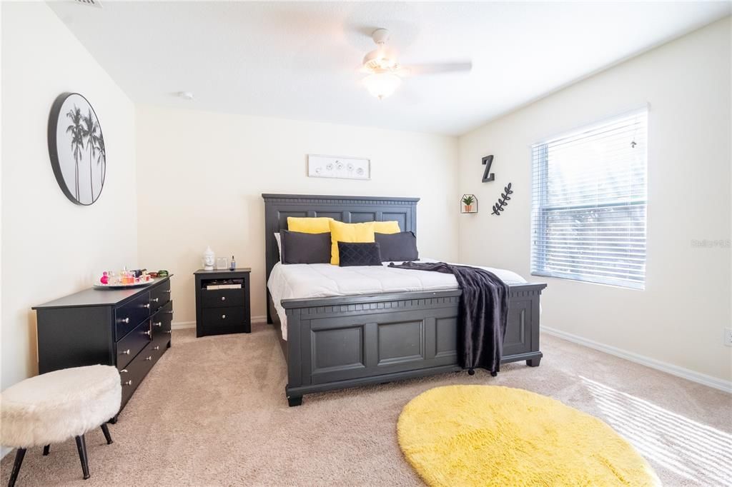 For Sale: $310,000 (3 beds, 2 baths, 1639 Square Feet)